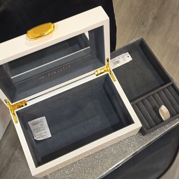 Kendra Scott Medium Wood Jewelry Storage Box- White/Gold - Picture 7 of 12